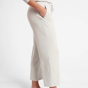 BNWT - Athleta Seasoft Straight Pant